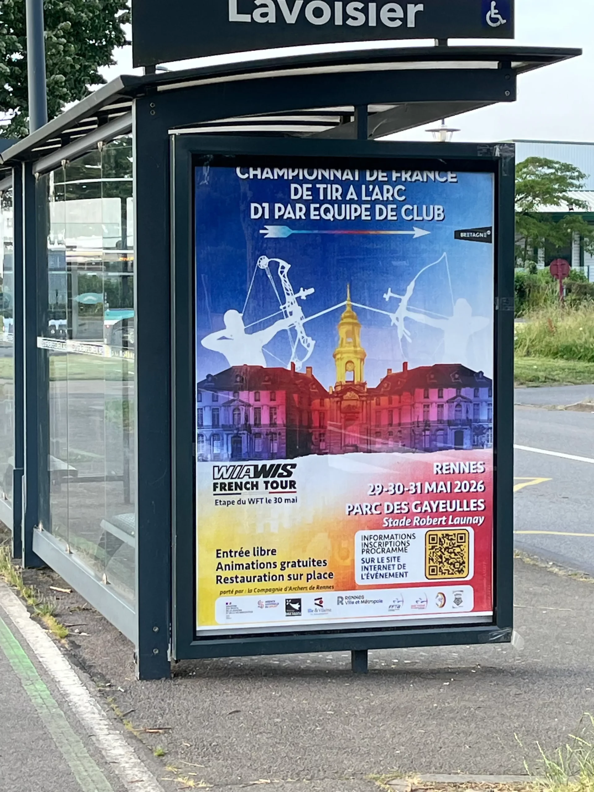 Affiche du Championnat de France D1 installée dans un abribus
